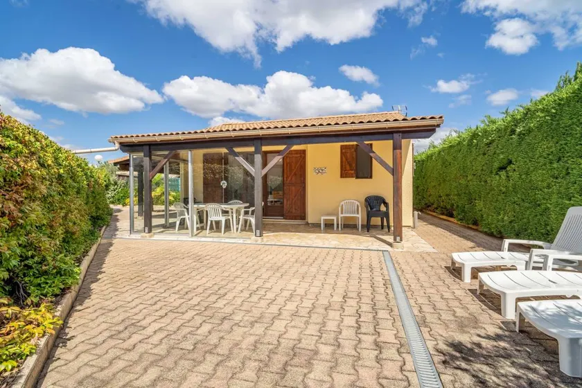 House for 6 people, ground floor, beach, pool - Image 1