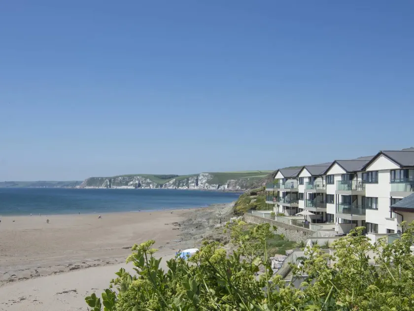 Family-friendly cottage with pool & sauna | Beach view | Beach nearby - Image 1