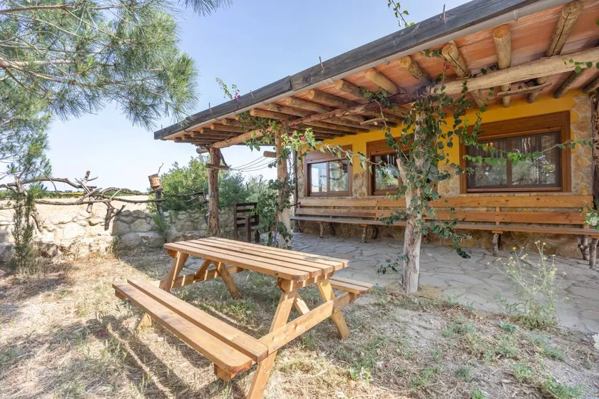 House with barbecue, private pool & garden | Lake view | Good for workation - Image 1