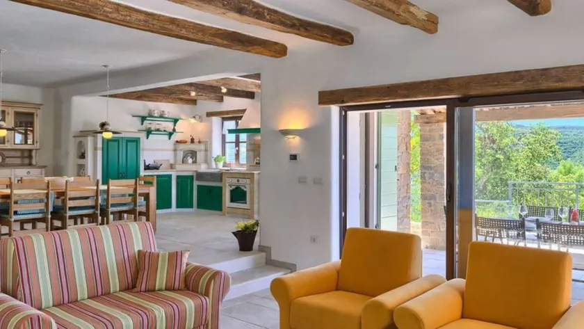 Flat with private pool, barbecue & terrace | Lake view - Image 1