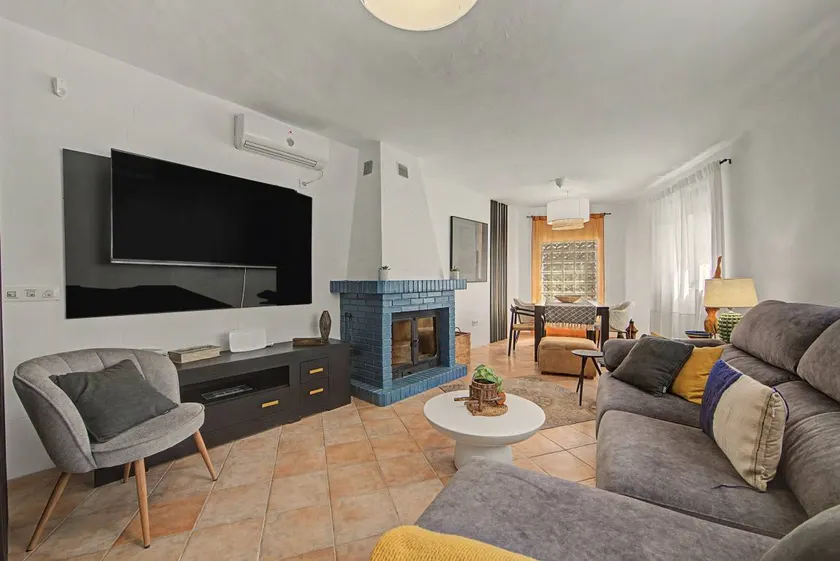 Charming holiday home with terrace & BBQ | Mountain view - Image 1