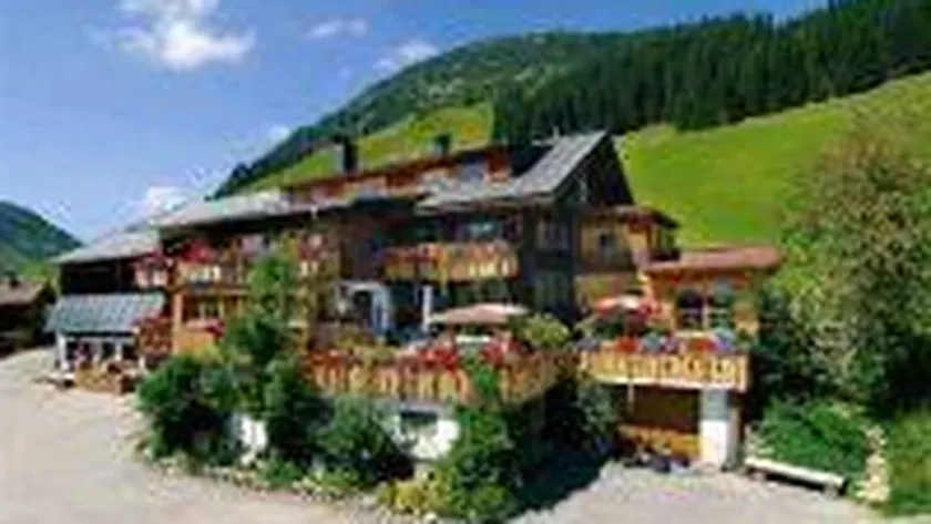 Family-friendly holiday apartment with garden, terrace & sauna | Dogs allowed - Image 1