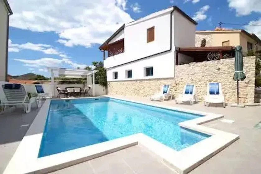 Villa mit Terrasse, Pool und Garten | Poolblick - Image 1
