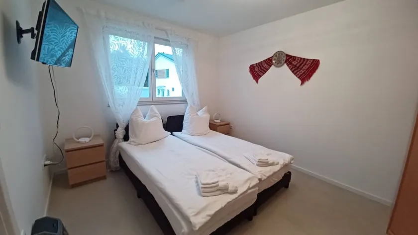 Dedicated room with terrace - Image 1