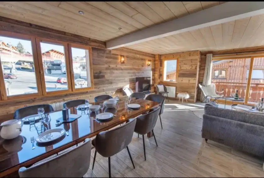 Chalet '24 Pers Sur La Roite Du Tour' with Balcony and Wi-Fi - Image 1