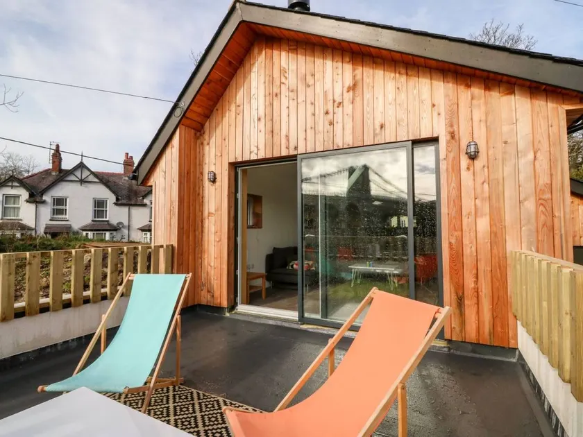 Children-friendly beautiful cottage with garden & jacuzzi | Pet-friendly - Image 1