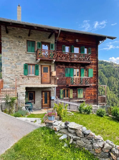 Flat | Mountain view - Image 1