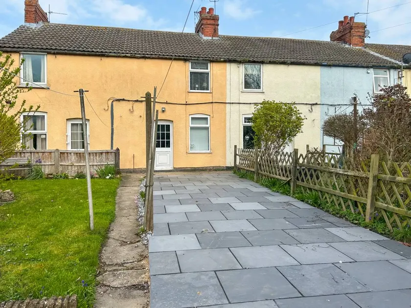 Family-friendly lovely cottage with garden | River view - Image 1