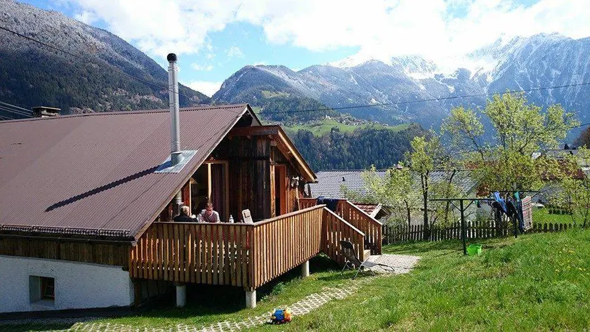 Flat with garden, terrace & sauna - Image 1