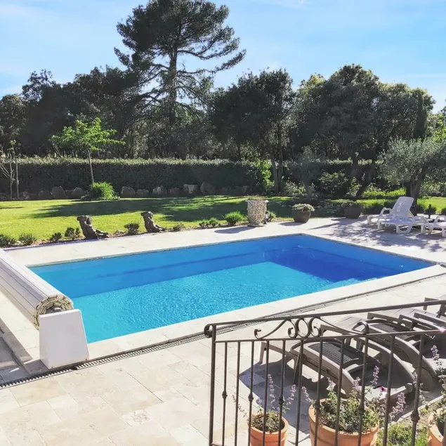 Authentique mas avec piscine en Provence - Image 1