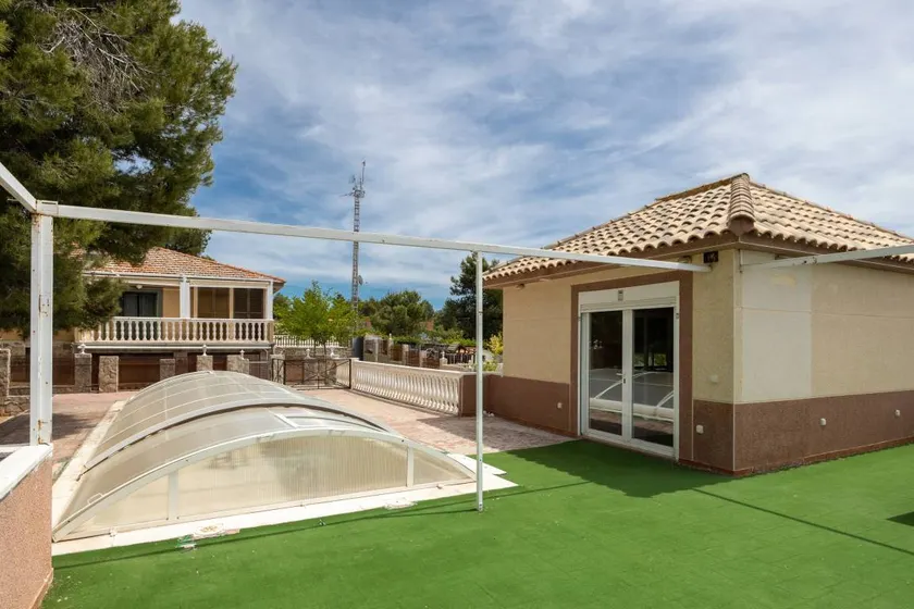 Casa vacacional con jardín, terraza y barbacoa | Vistas a la montaña - Image 1