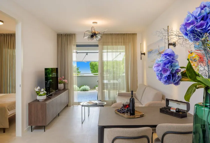 Apartment 'Green Eden' with Sea View, Wi-Fi and Air Conditioning - Image 1
