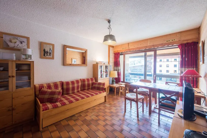 Child-friendly apartment with fast internet | Mountain view | Ski nearby | Pets allowed - Image 1