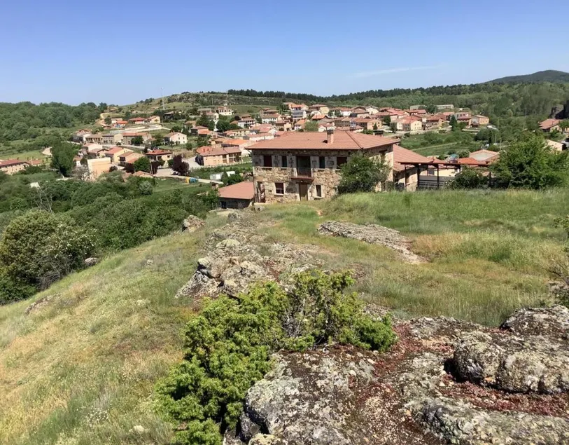 House with barbeque, garden & terrace | Mountain view - Image 1
