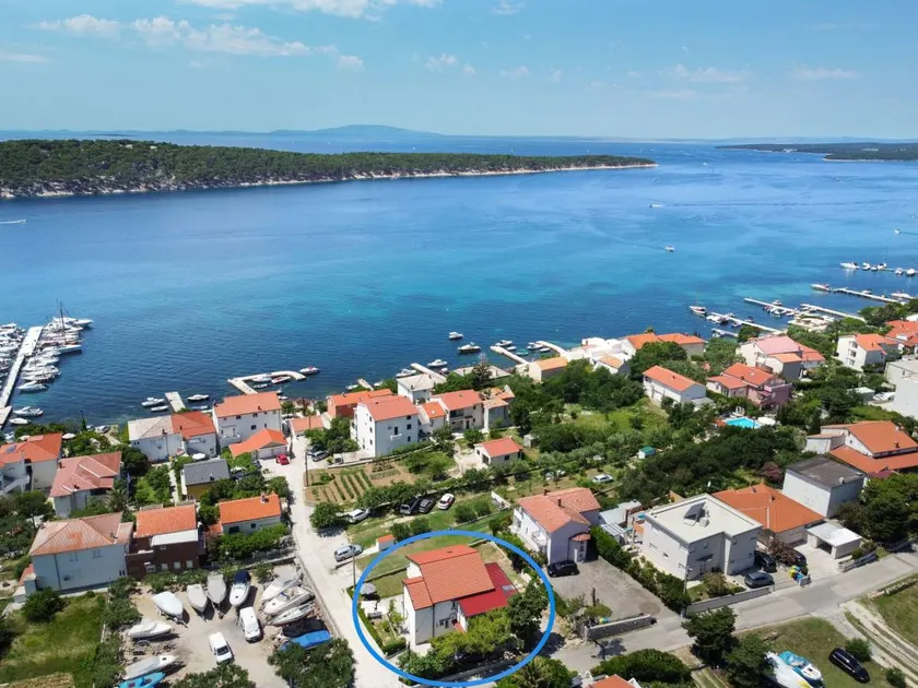 Atractivo apartamento vacacional con terraza, jardín y barbacoa | Se admiten mascotas - Image 1