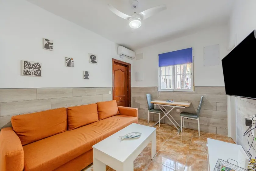 Flat with fast internet | City view | Close to the beach - Image 1