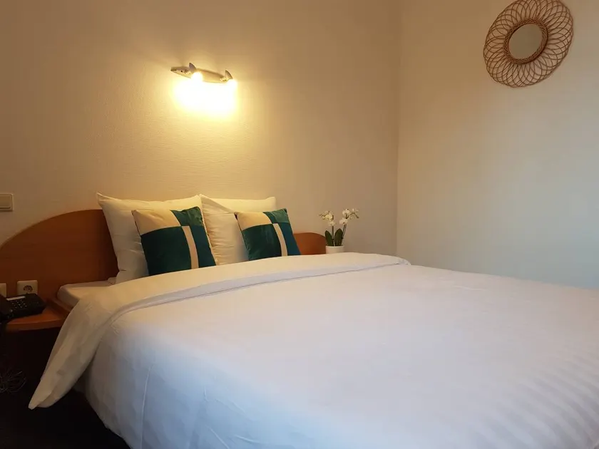 Private room | Garden view - Image 1