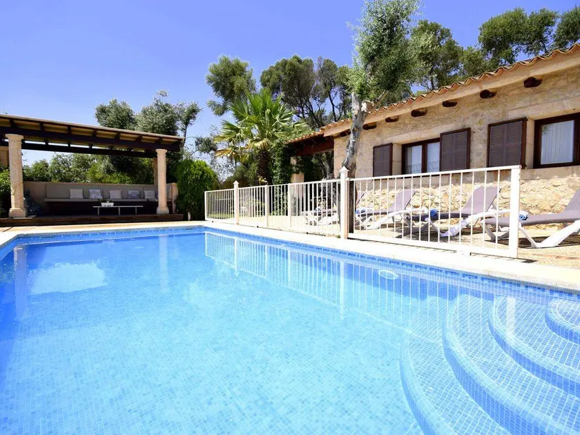 Family-friendly holiday home with terrace, garden & barbeque | Panoramic view - Image 1