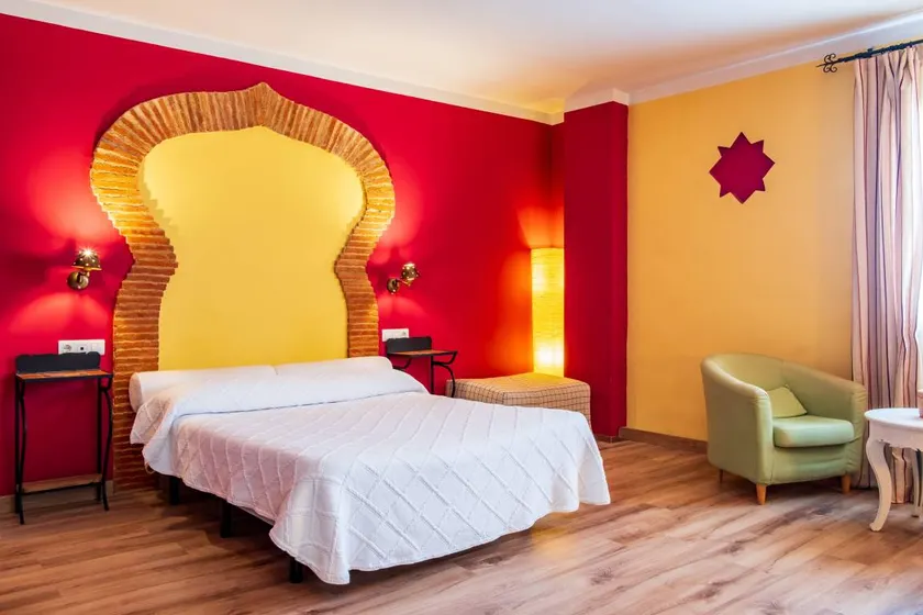 Family-oriented charming private room with pool, terrace & garden | Garden view | Pets are welcome - Image 1