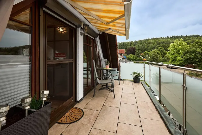 Charmant appartement de vacances entièrement équipé avec internet haut débit | Vue jardin - Image 1