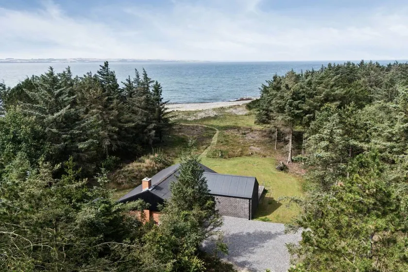 Family-friendly holiday home with terrace, garden & barbecue | Water view - Image 1