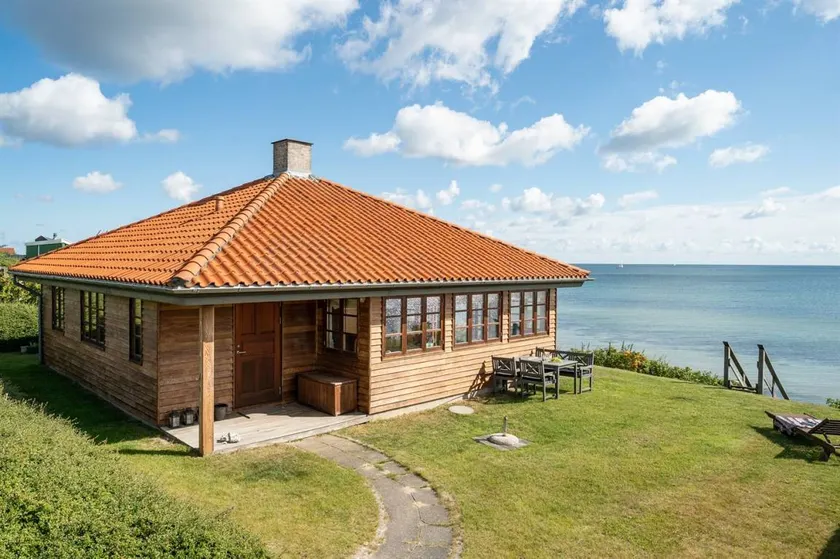House with terrace, garden & barbeque | Sea view - Image 1