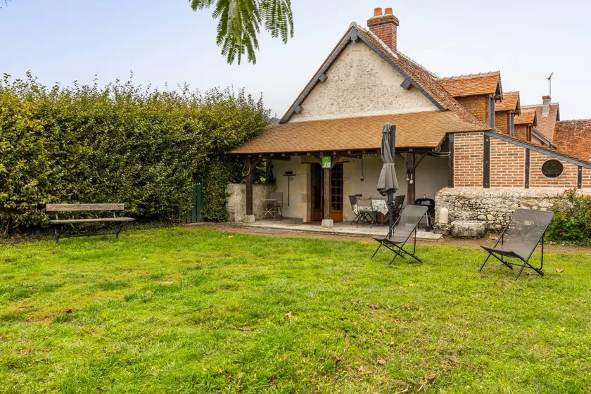 Child-friendly lovely cottage with barbeque, terrace & garden | Garden view | Pets allowed - Image 1