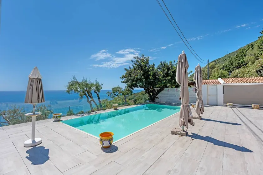 Lovely private room with terrace, pool & garden | Sea view | Next to the beach | Pet-friendly - Image 1