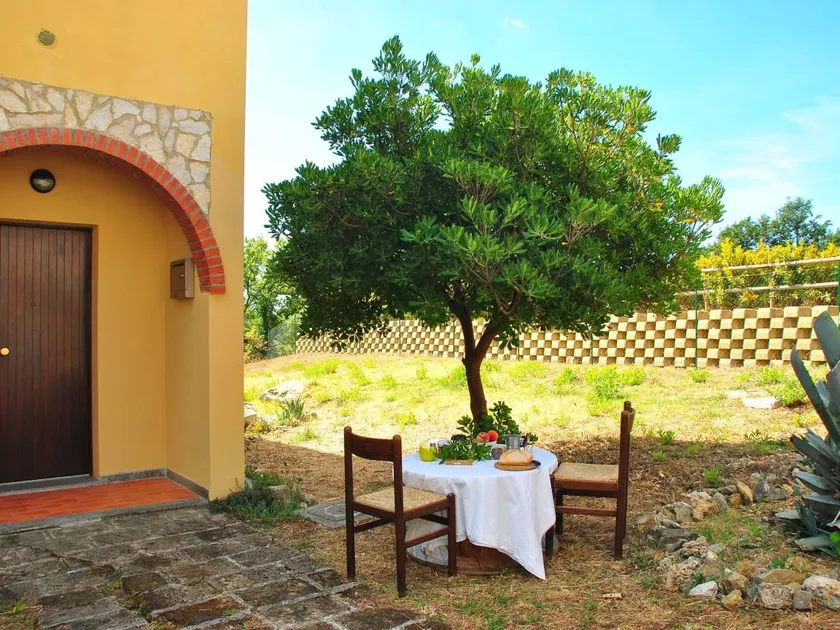 Apartamento con jardín | Vistas a la naturaleza - Image 1
