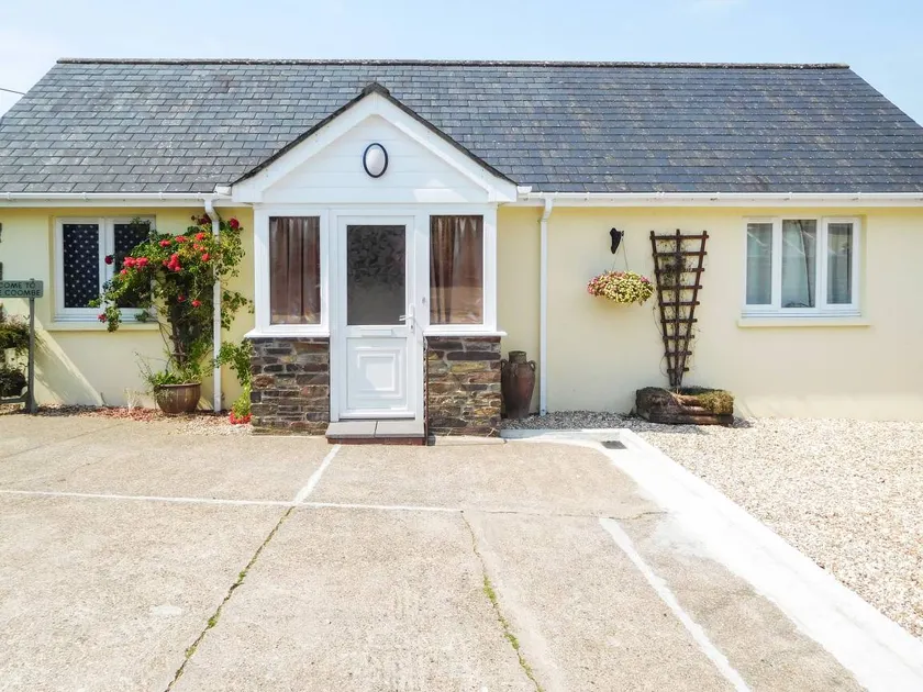 Child-friendly lovely cottage with garden & terrace - Image 1