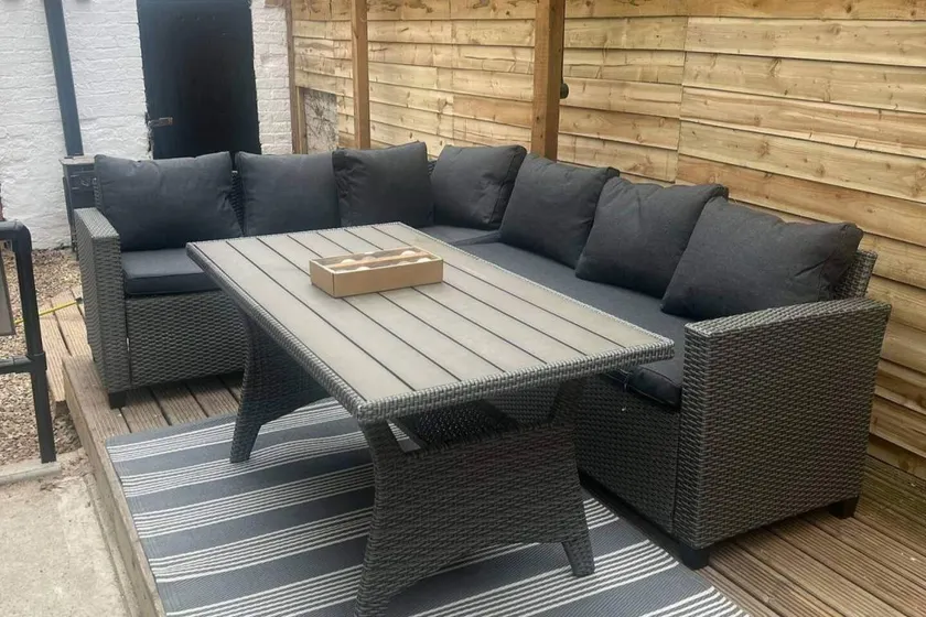 Holiday home with garden - Image 1