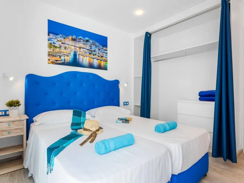 Dedicated room with terrace - Image 1