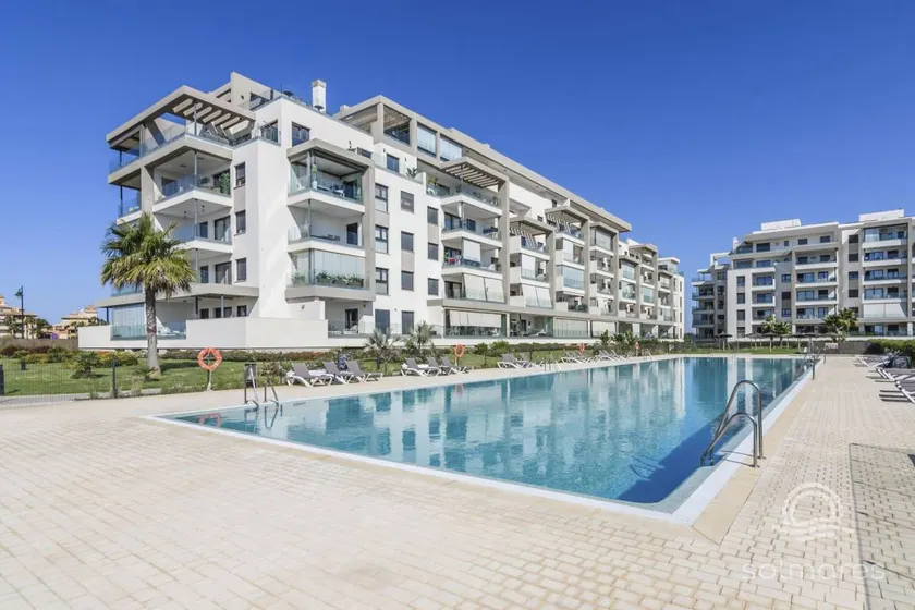 Merveilleux appartement de vacances entièrement équipé avec jardin, piscine et terrasse | Plage à proximité - Image 1