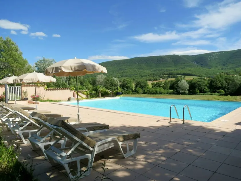 House with barbecue, pool & terrace - Image 1