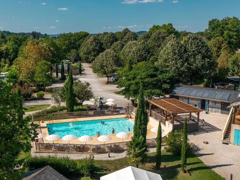 Tent with terrace & pool - Image 1