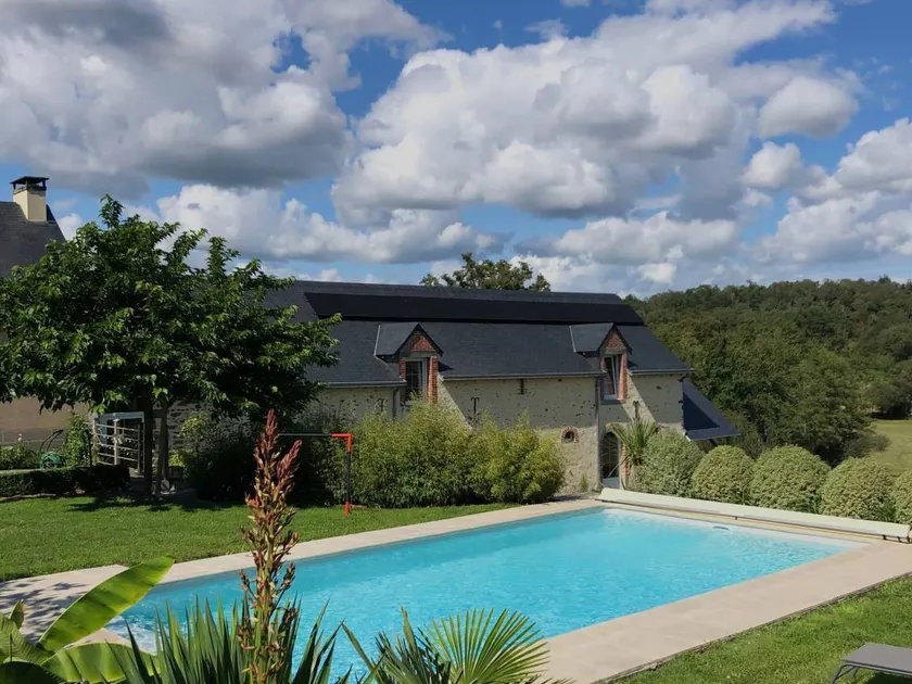 Pleasant cottage with barbeque & pool - Image 1