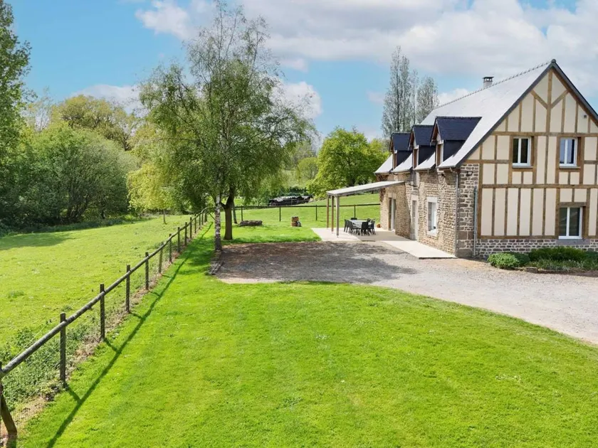 Cottage with barbeque & garden - Image 1
