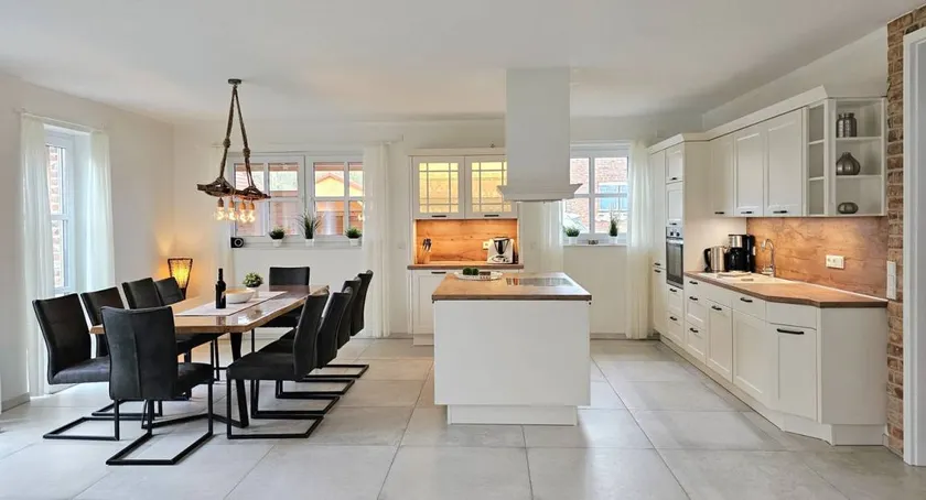 2022 erbautes Ferienhaus Emilia - mit Sauna und eingezäuntem Garten. - Image 1