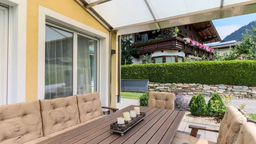 House with sauna, terrace & garden - Image 1