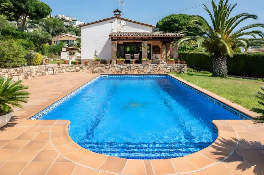 Casa Maria – Beautiful House with Pool in Calonge - Image 1