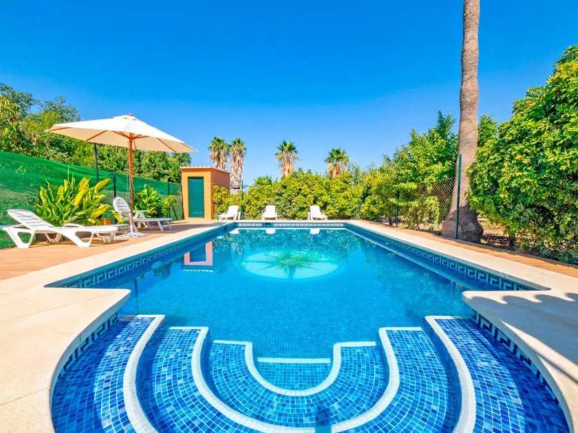 Cottage with terrace, garden & private pool | Mountain view - Image 1