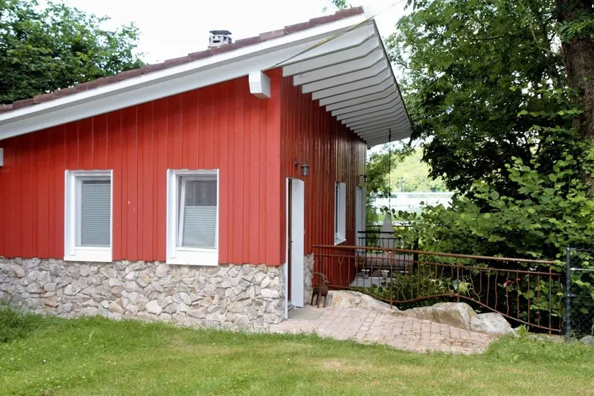 Holiday Home 'Gästehäusle' with Private Garden, Balcony and Wi-Fi - Image 1