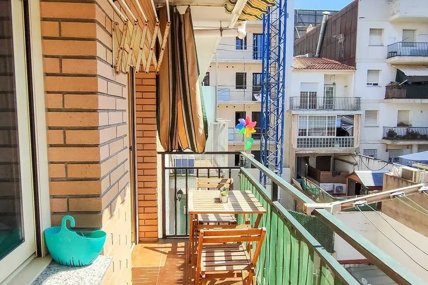 Appartement de vacances avec terrasse | Vue ville - Image 1