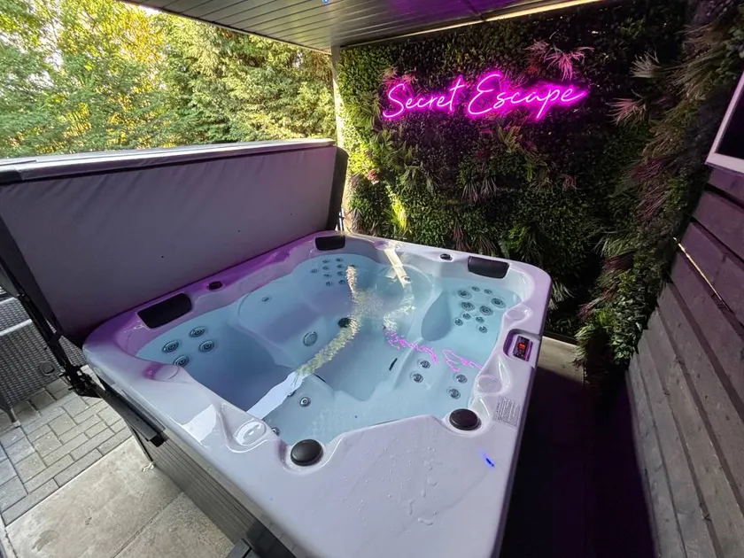 Children-friendly holiday apartment with jacuzzi - Image 1