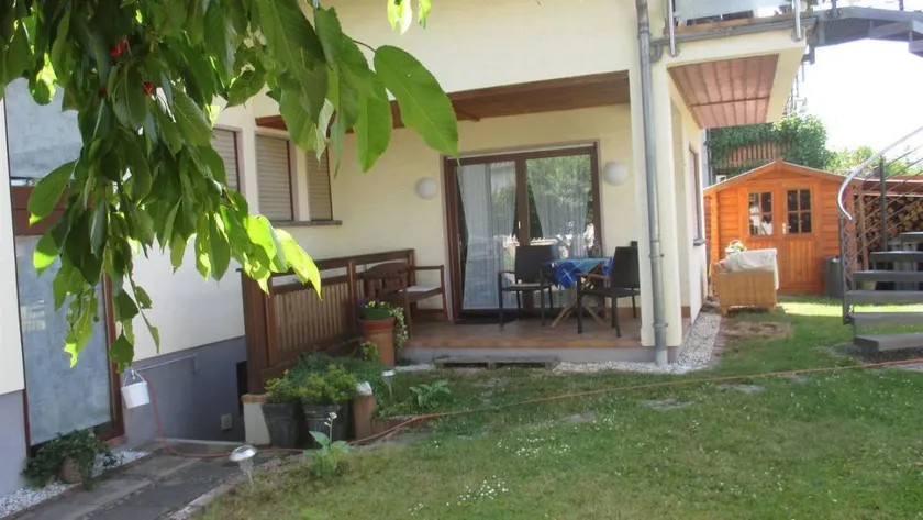Appartement avec terrasse, jardin et barbecue - Image 1