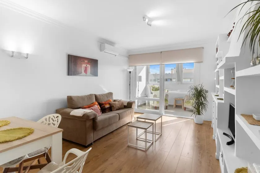 Children-friendly nice apartment with pool & terrace | Sea view | Next to the beach | Suitable for remote work - Image 1