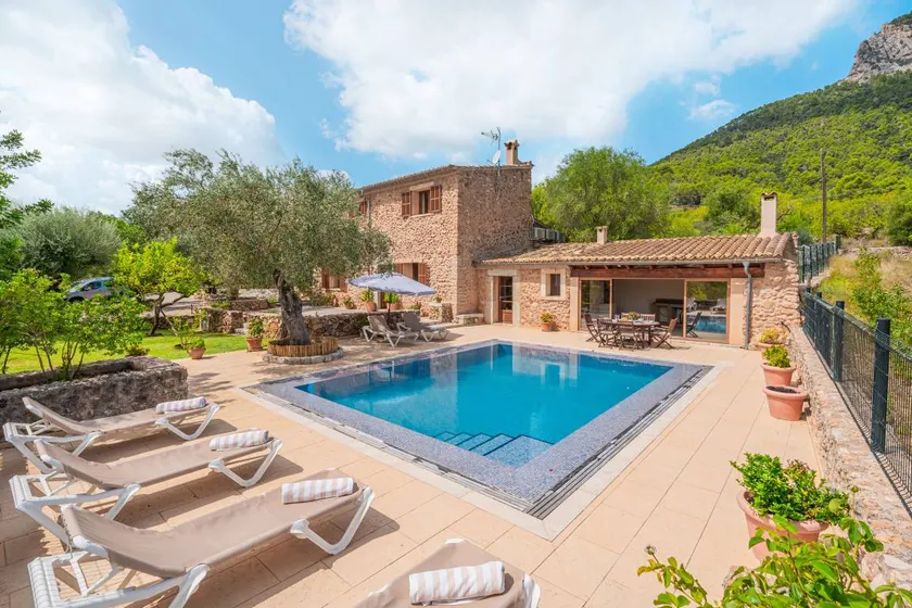 Sa Sort Alaró – Charming House with Pool and Mountain Views - Image 1