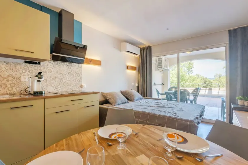 Flat with terrace & heated pool | Mountain view - Image 1