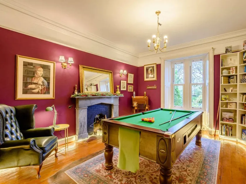 Cottage with jacuzzi & garden - Image 1