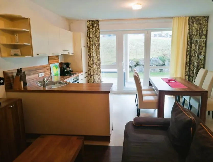 Holiday apartment with barbeque, garden & terrace - Image 1